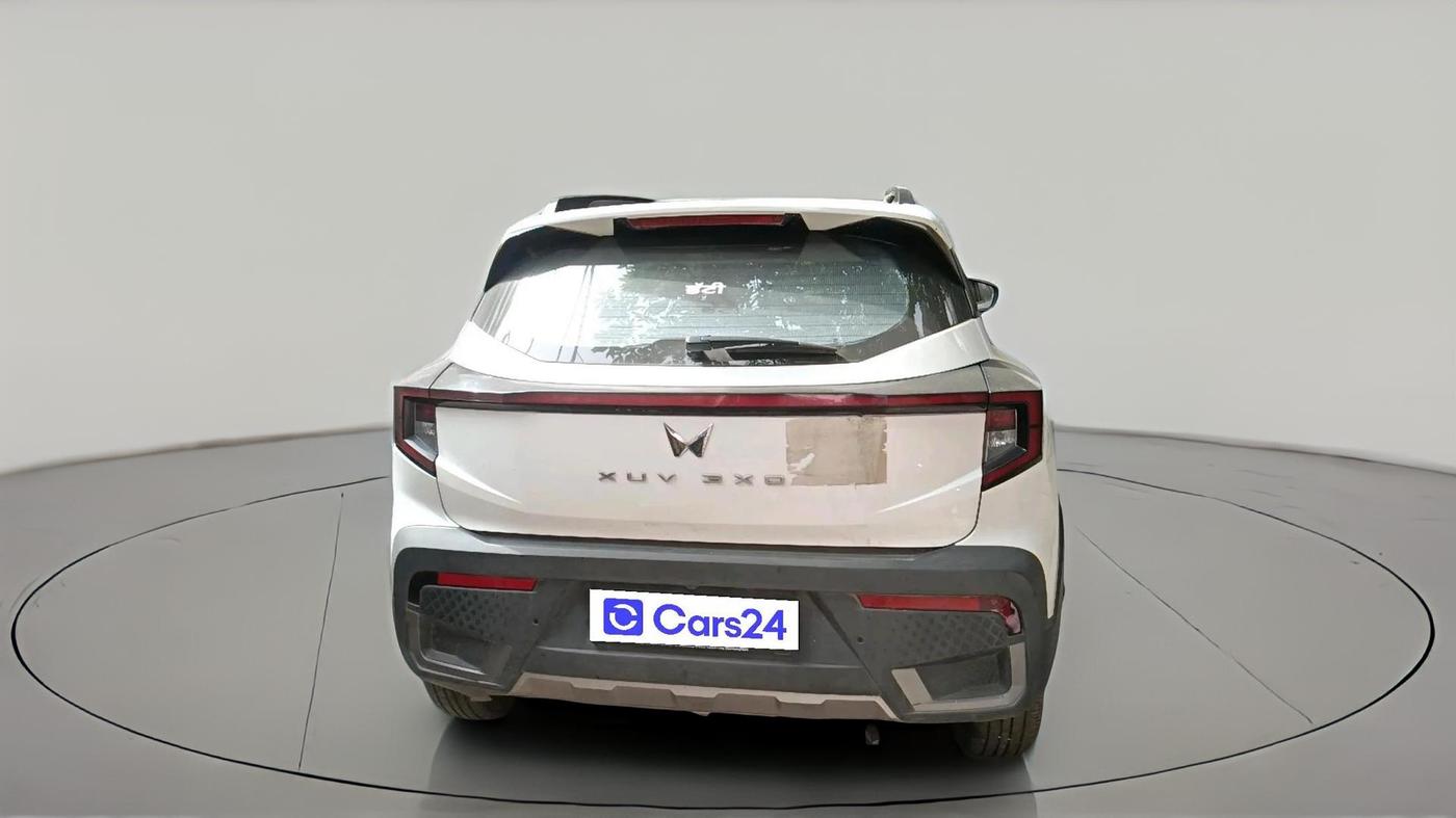 2024 Mahindra XUV 3XO AX5L 1.2 TGDi AT, Petrol, Automatic, 10,988 km, exterior
