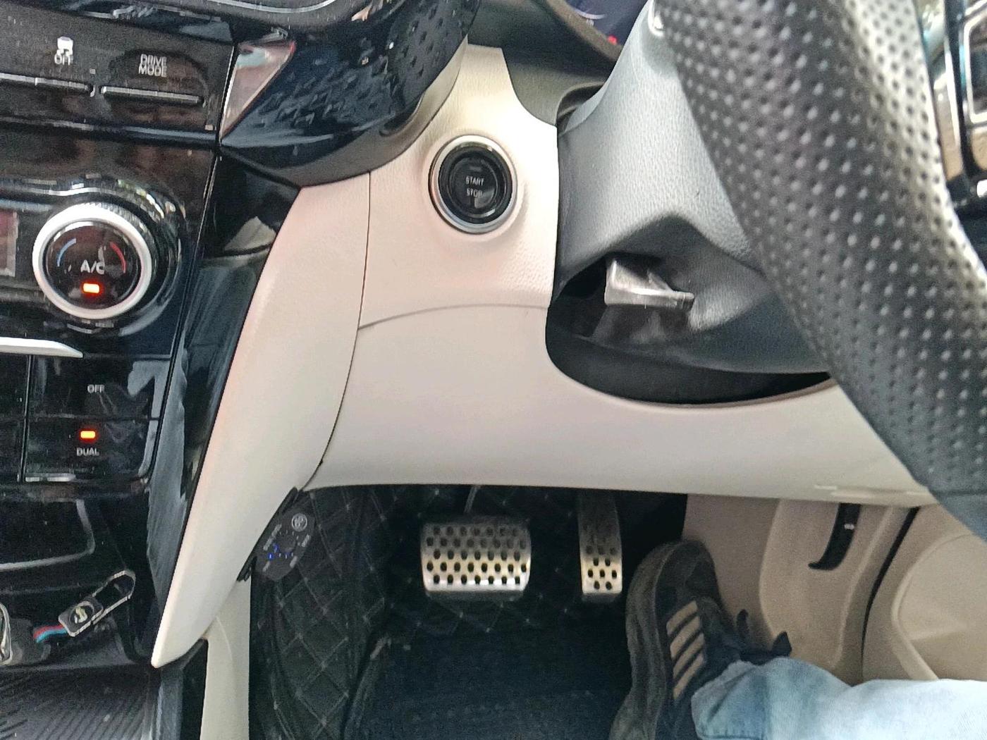 2024 Mahindra XUV 3XO AX5L 1.2 TGDi AT, Petrol, Automatic, 10,988 km, interior