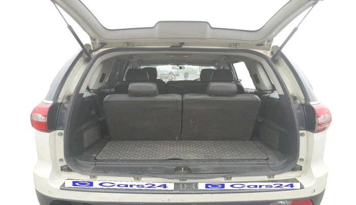 2018 Tata Hexa XM 4X2 7 STR, Diesel, Manual, 1,59,872 km, exterior