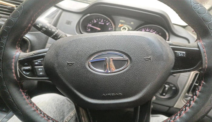 2018 Tata Hexa XM 4X2 7 STR, Diesel, Manual, 1,59,872 km, interior