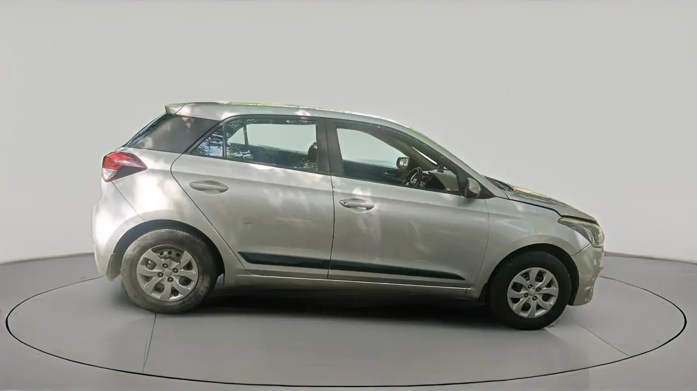 2015 Hyundai Elite i20 SPORTZ 1.2, CNG, Manual, 1,18,255 km, exterior