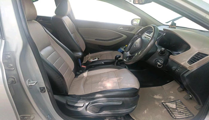 2015 Hyundai Elite i20 SPORTZ 1.2, CNG, Manual, 1,18,255 km, interior
