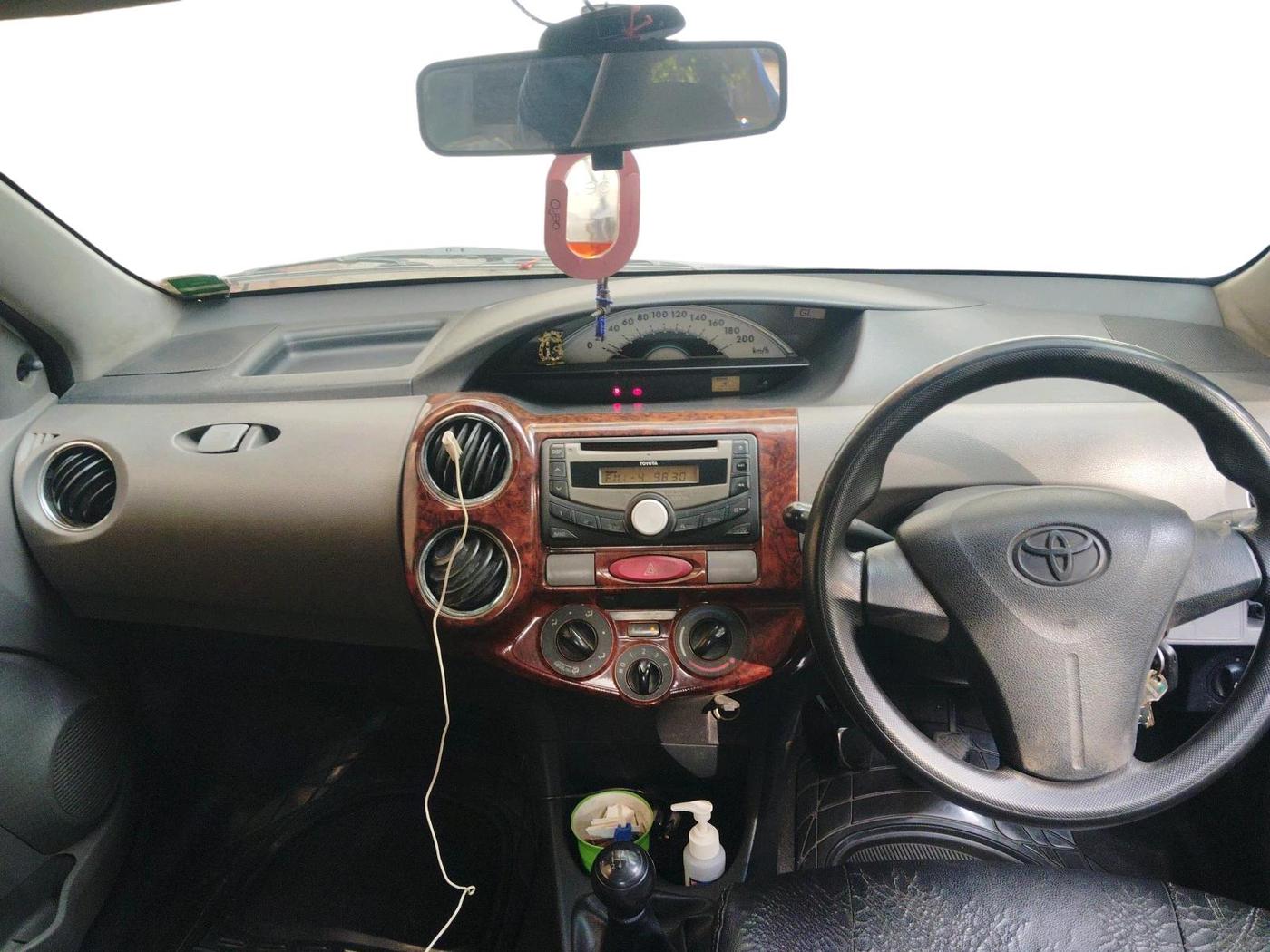 2011 Toyota Etios G, Petrol, Manual, 1,07,700 km, interior