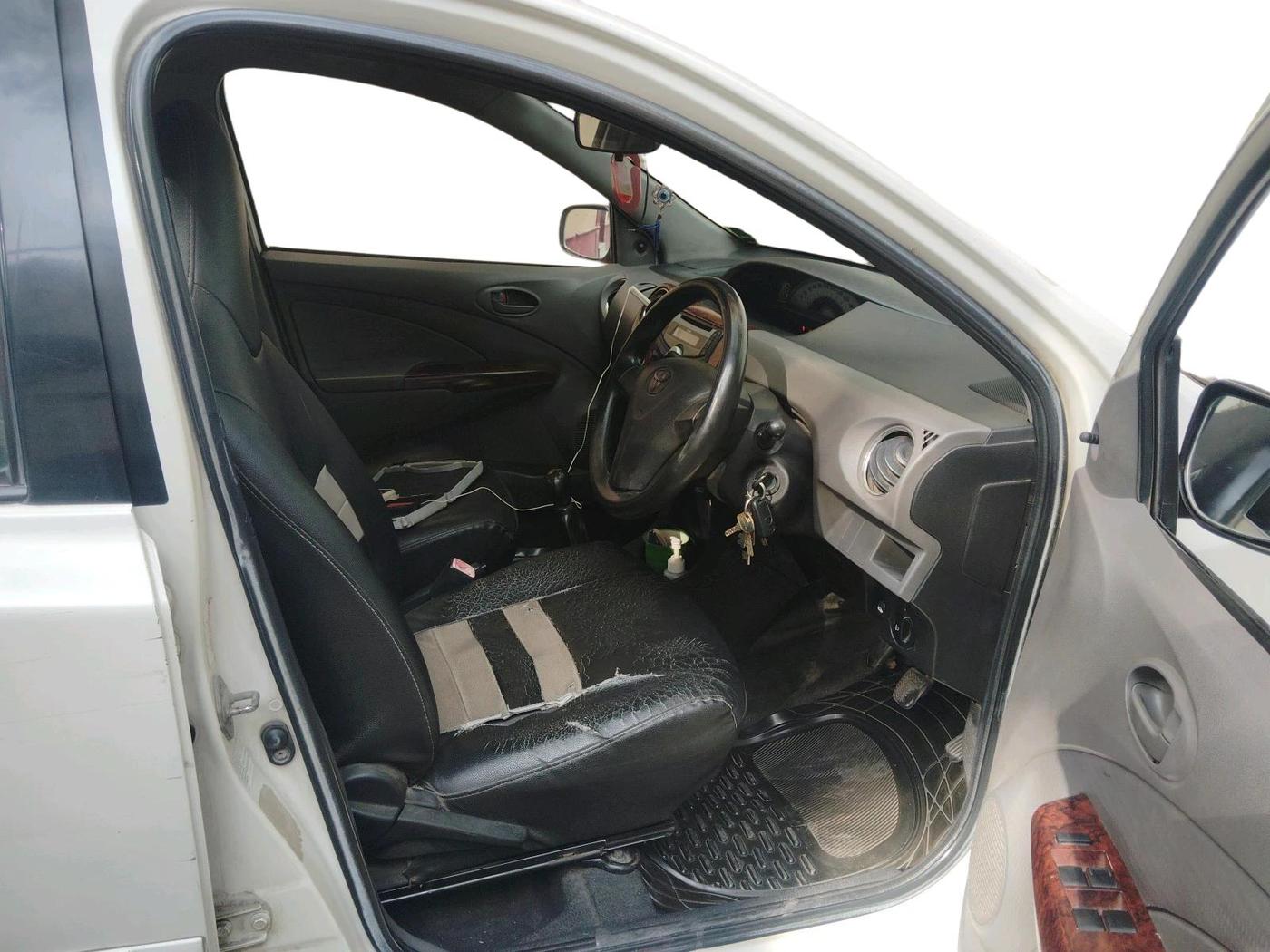 2011 Toyota Etios G, Petrol, Manual, 1,07,700 km, interior