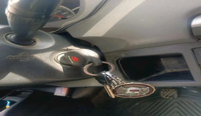 2012 Maruti Wagon R 1.0 VXI, CNG, Manual, 74,182 km, interior