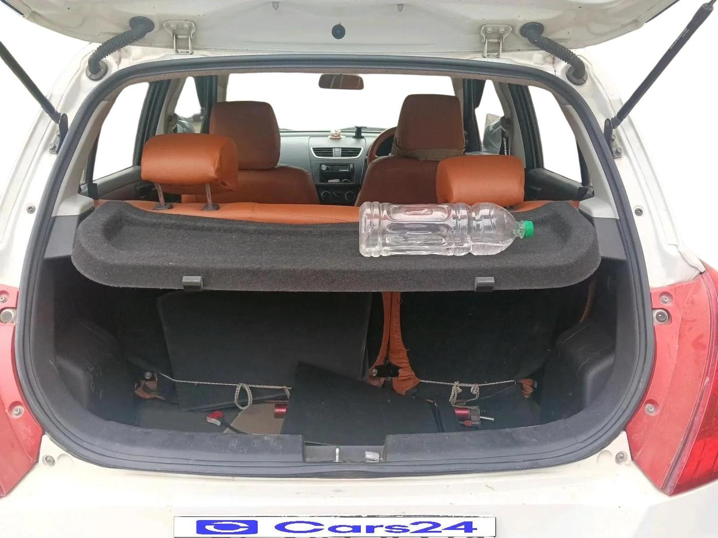 2015 Maruti Swift LXI (O), Petrol, Manual, 84,565 km, exterior