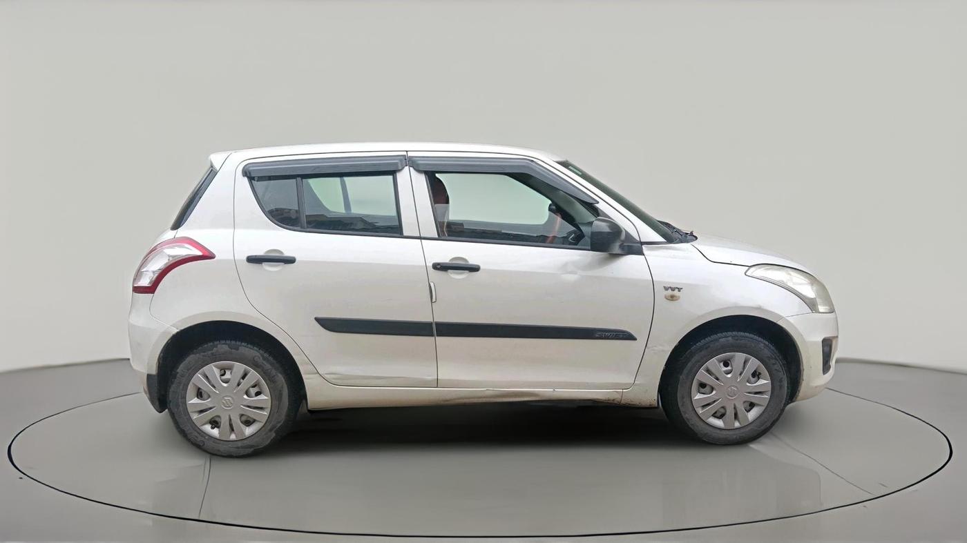2015 Maruti Swift LXI (O), Petrol, Manual, 84,565 km, exterior