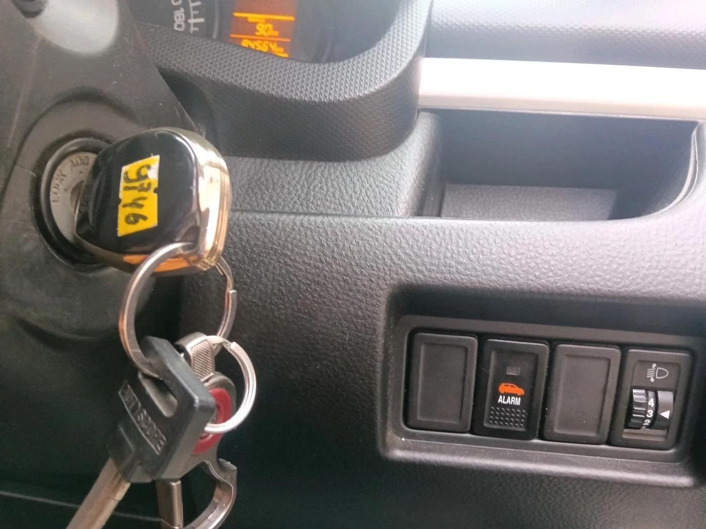 2015 Maruti Swift LXI (O), Petrol, Manual, 84,565 km, interior