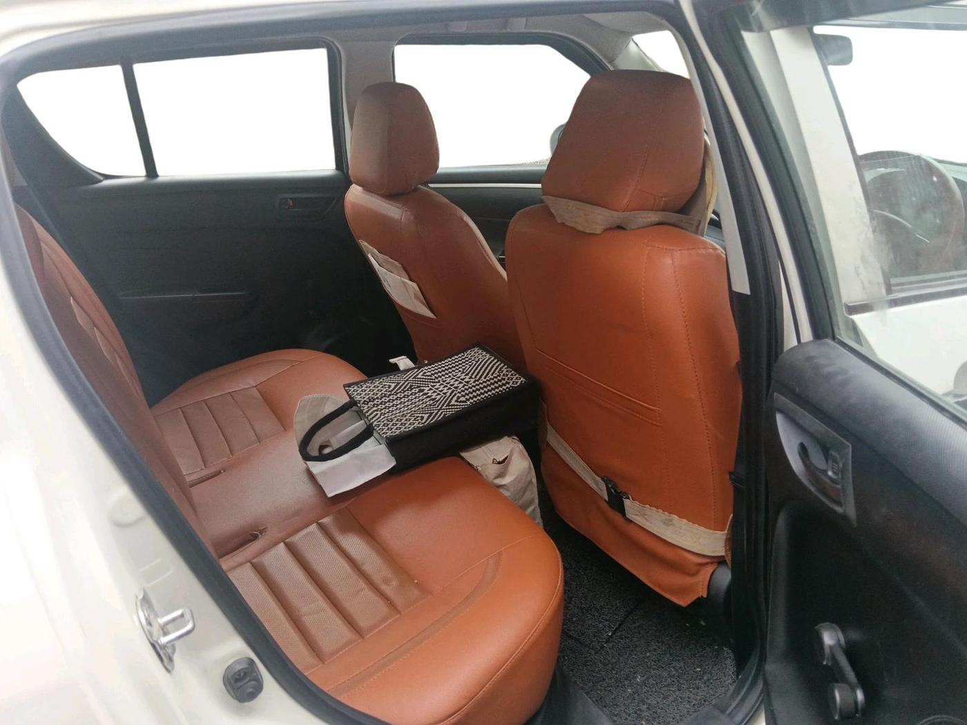 2015 Maruti Swift LXI (O), Petrol, Manual, 84,565 km, interior