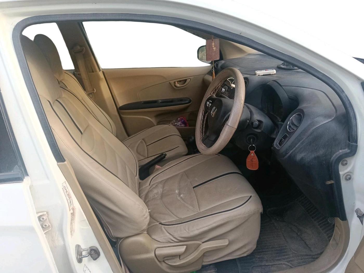 2015 Honda Amaze 1.2L I-VTEC S, CNG, Manual, 1,21,665 km, interior