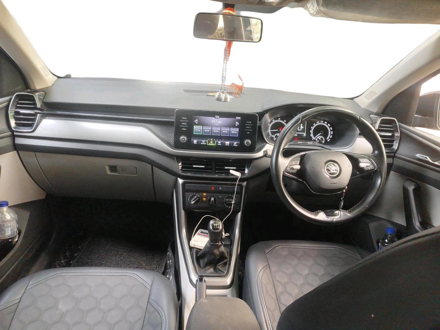 2022 Skoda KUSHAQ AMBITION 1.0L TSI MT, Petrol, Manual, 18,143 km, interior