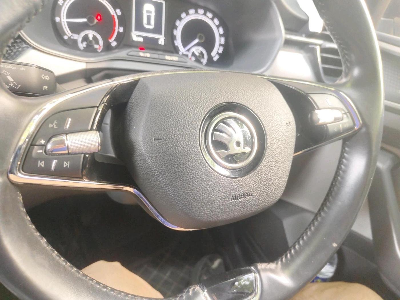 2022 Skoda KUSHAQ AMBITION 1.0L TSI MT, Petrol, Manual, 18,143 km, interior