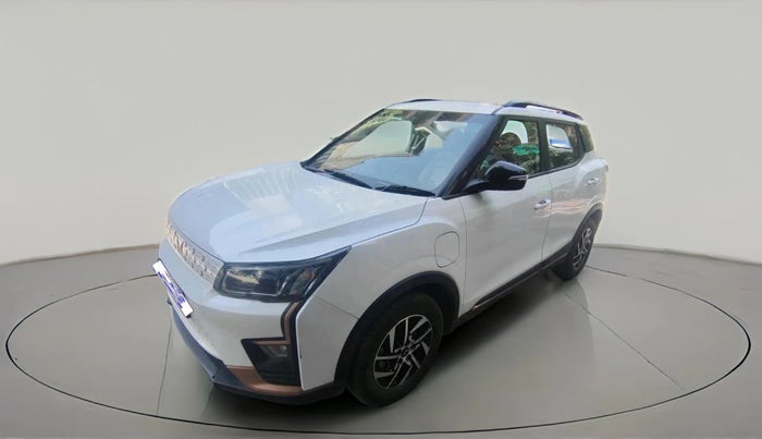 2025 Mahindra XUV400 EL Pro 39.4 KWH, Electric, Automatic, 11,869 km, exterior
