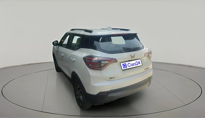 2025 Mahindra XUV400 EL Pro 39.4 KWH, Electric, Automatic, 11,869 km, exterior