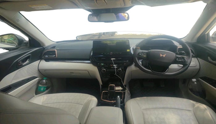 2025 Mahindra XUV400 EL Pro 39.4 KWH, Electric, Automatic, 11,869 km, interior