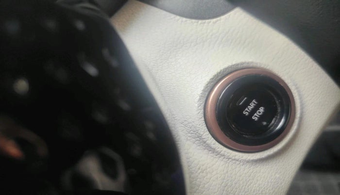 2025 Mahindra XUV400 EL Pro 39.4 KWH, Electric, Automatic, 11,869 km, interior