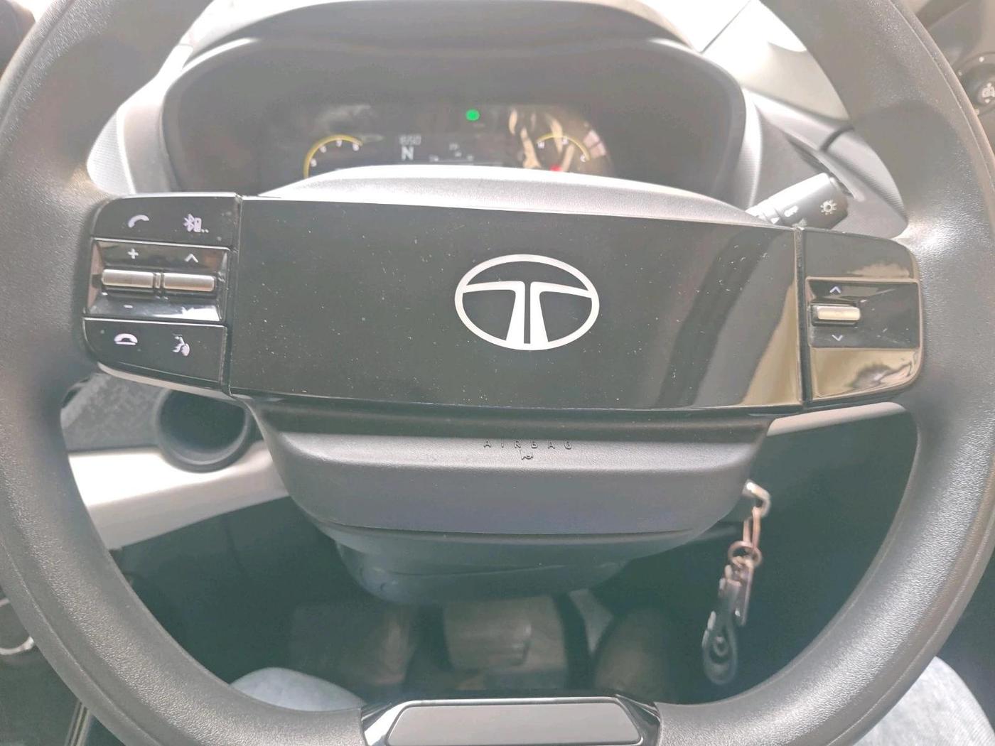 2025 Tata NEXON Pure Plus (S) 1.2 Petrol 6AMT, Petrol, Automatic, 10,796 km, interior