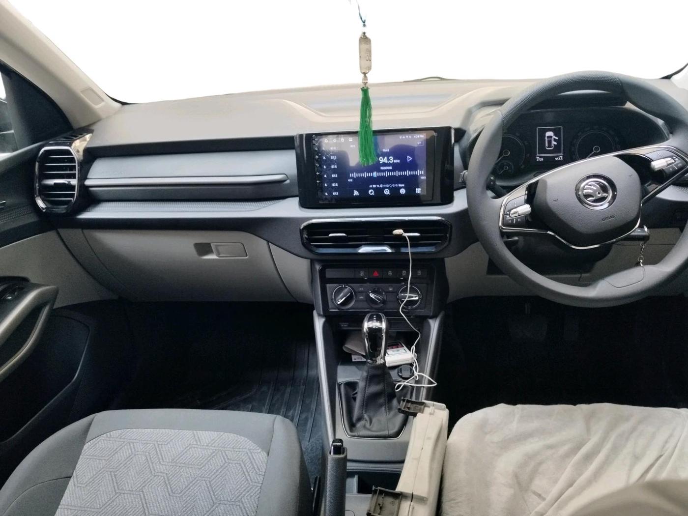 2025 Skoda Kylaq Signature AT, Petrol, Automatic, 2,731 km, interior