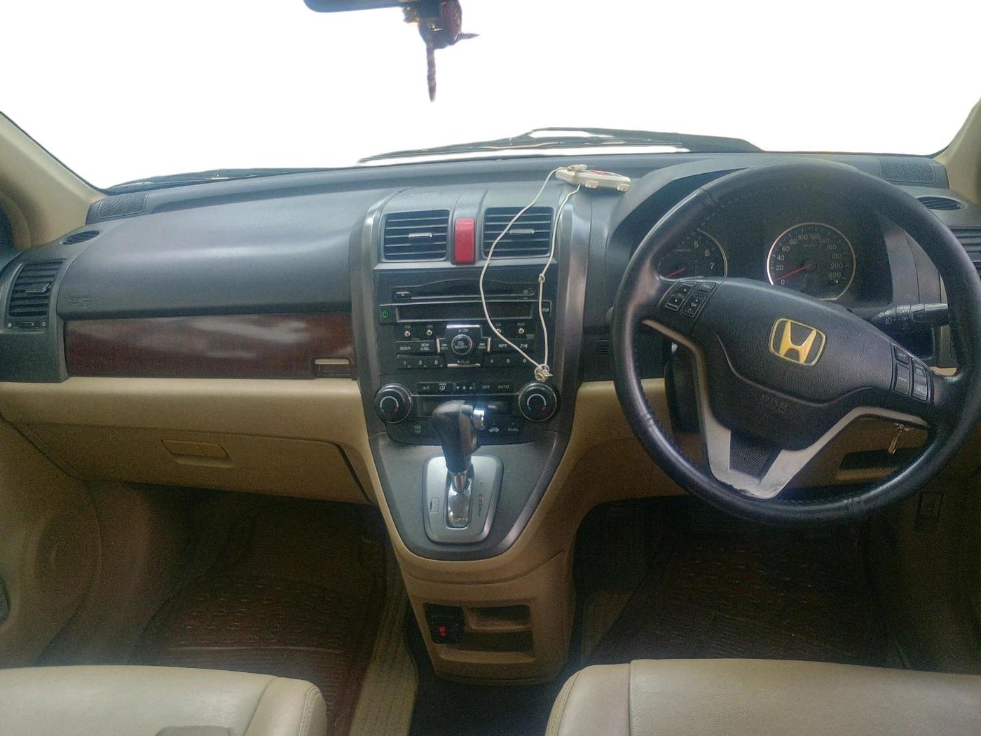 2011 Honda CRV 2.4L 2WD AT, Petrol, Automatic, 1,94,297 km, interior