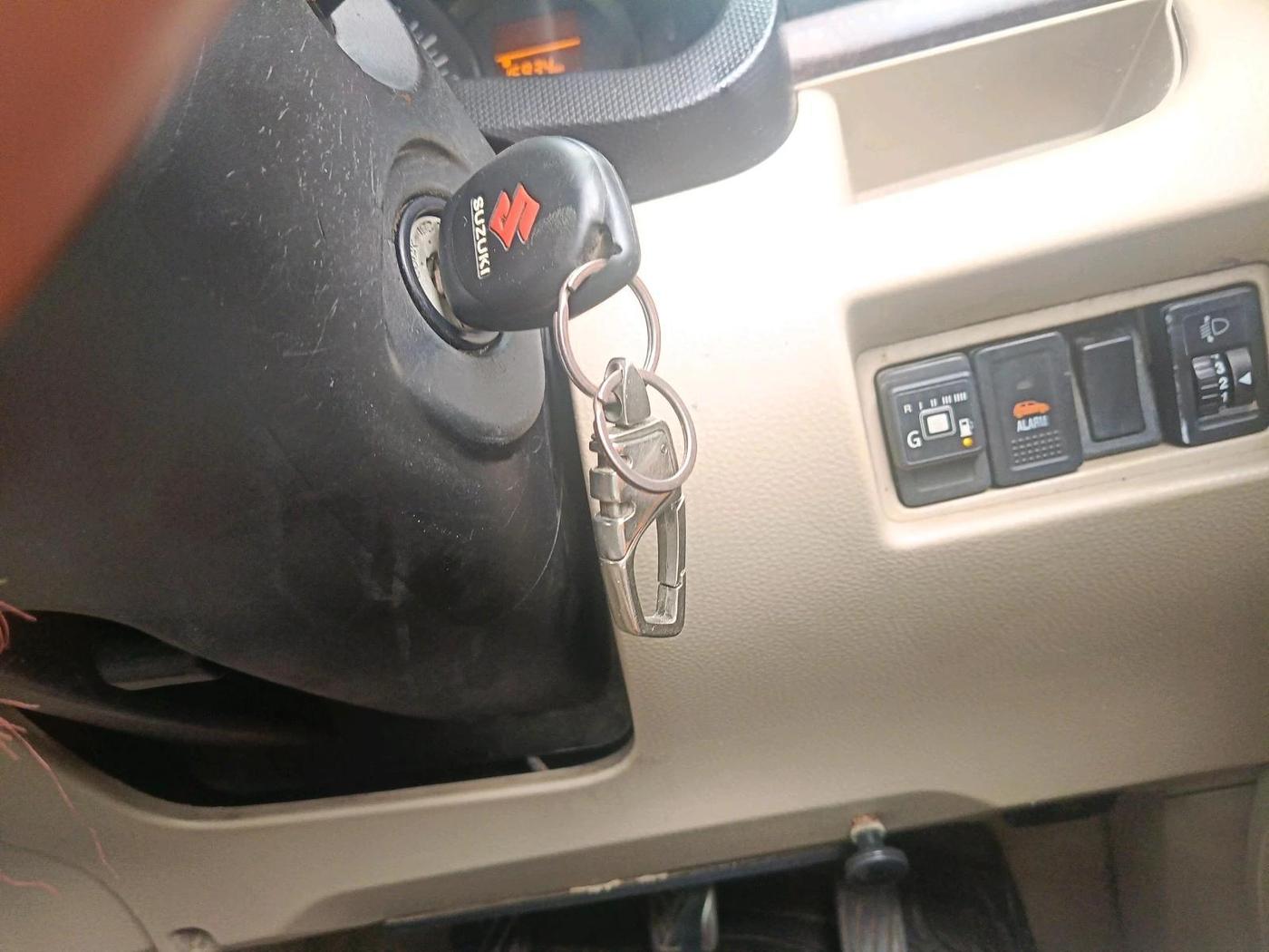 2016 Maruti Swift Dzire LXI (O), CNG, Manual, 1,21,729 km, interior
