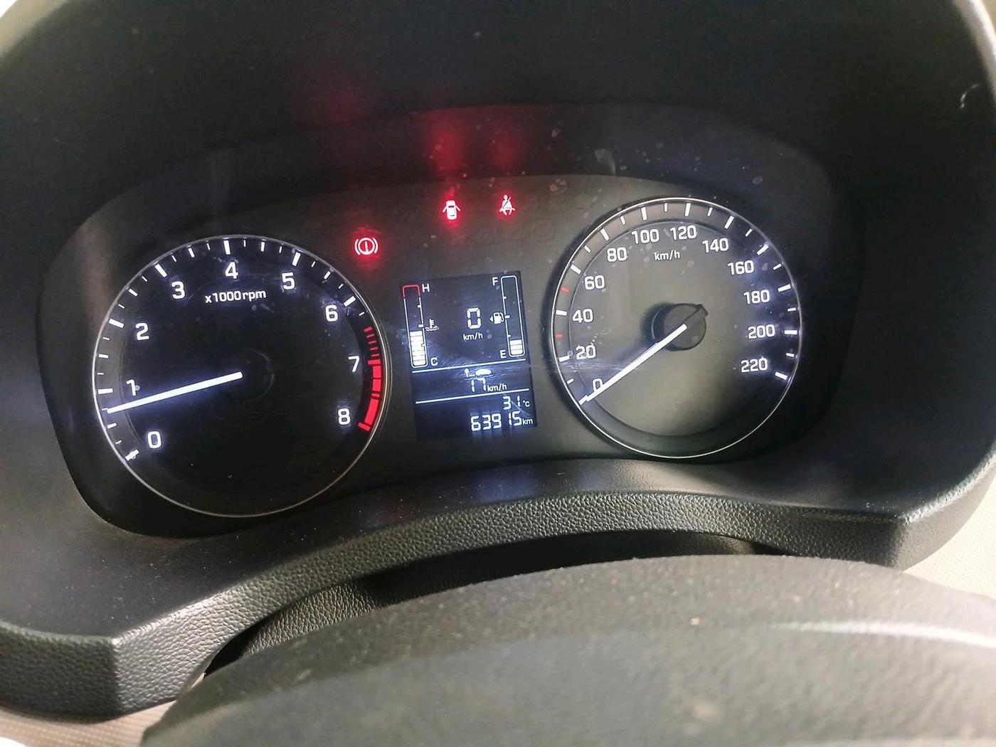 2015 Hyundai Creta SX PLUS 1.6 PETROL, Petrol, Manual, 63,915 km, interior