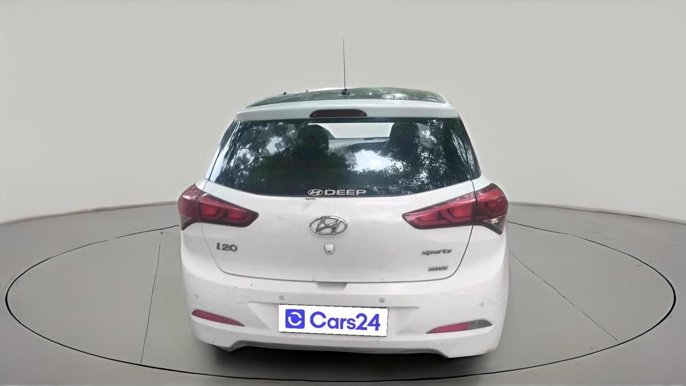2016 Hyundai Elite i20 SPORTZ 1.2, CNG, Manual, 1,10,935 km, exterior