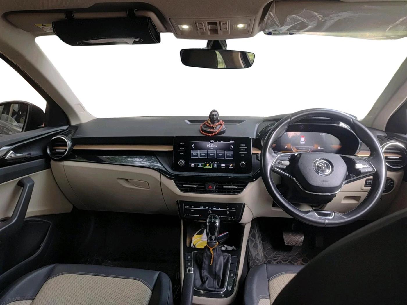 2023 Skoda SLAVIA STYLE 1.0L TSI AT, Petrol, Automatic, 24,434 km, interior