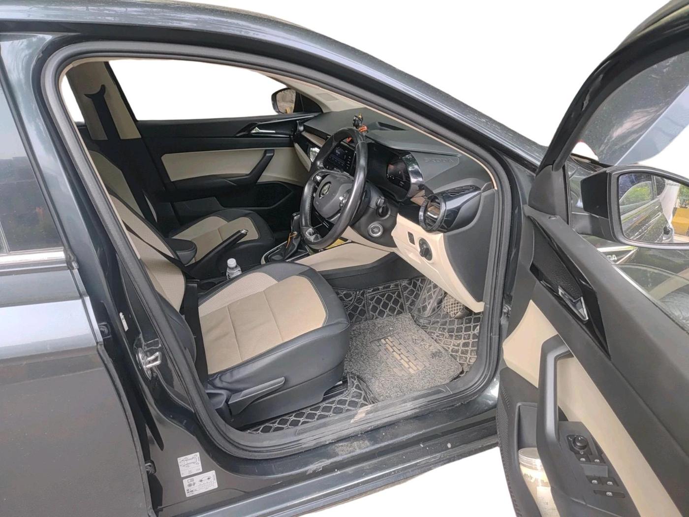 2023 Skoda SLAVIA STYLE 1.0L TSI AT, Petrol, Automatic, 24,434 km, interior