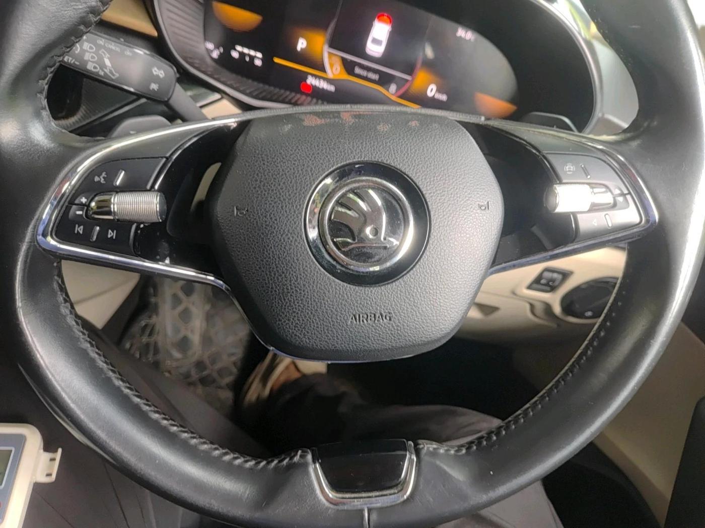 2023 Skoda SLAVIA STYLE 1.0L TSI AT, Petrol, Automatic, 24,434 km, interior