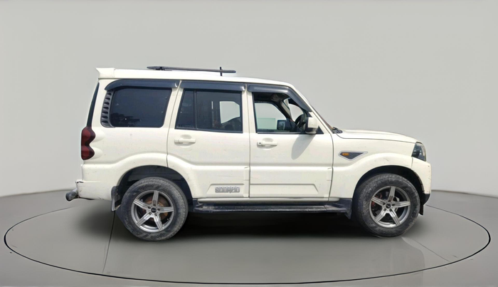 2017 Mahindra Scorpio S6 PLUS 1.99 INTELLI-HYBRID, Diesel, Manual, 1,03,732 km, exterior