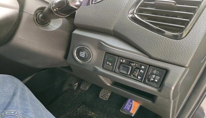 2016 Maruti Vitara Brezza ZDI PLUS, Diesel, Manual, 1,58,888 km, interior