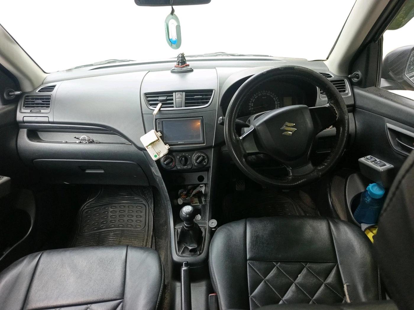 2012 Maruti Swift LXI, Petrol, Manual, 62,744 km, interior