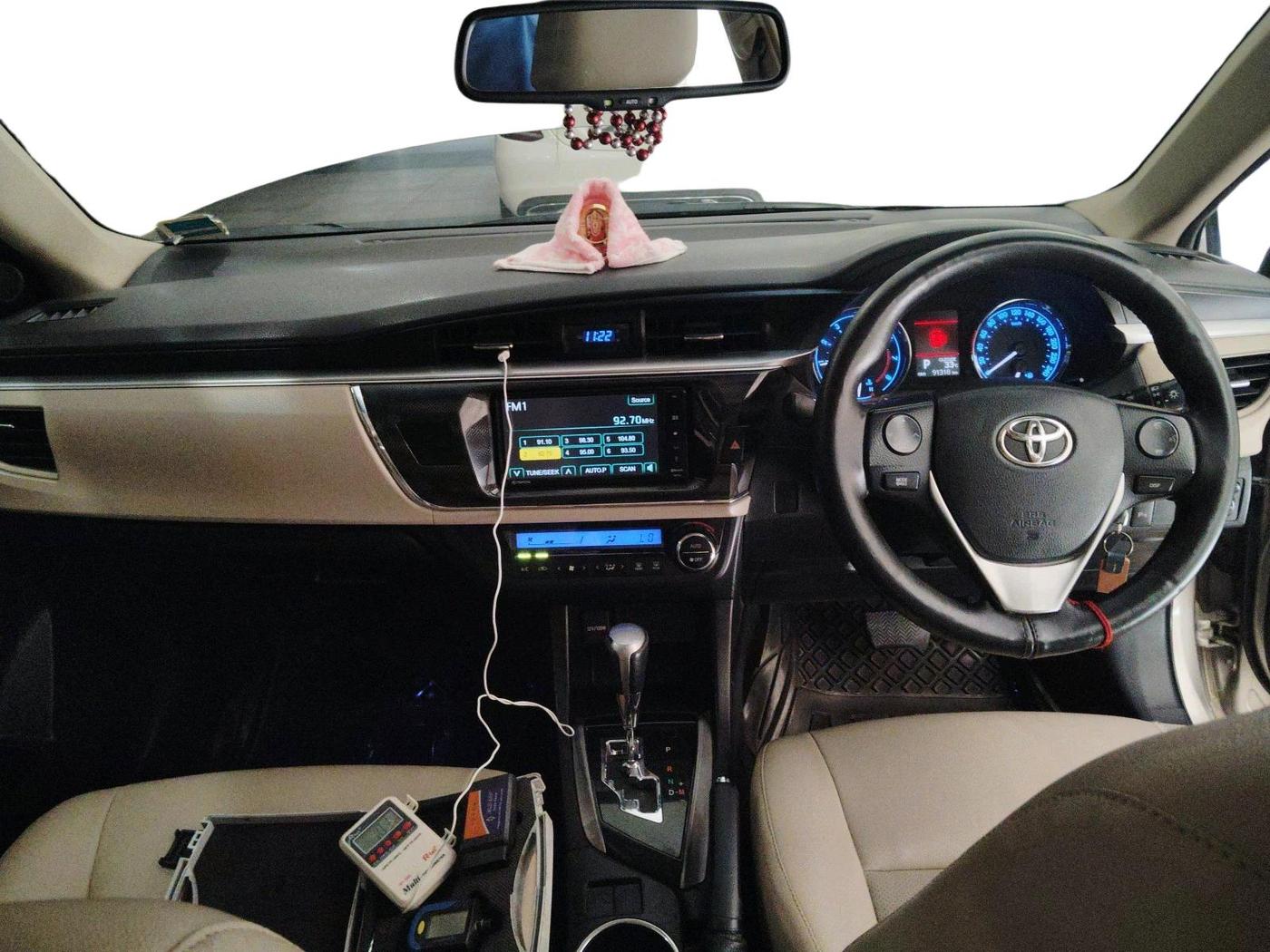 2015 Toyota Corolla Altis G CVT PETROL, Petrol, Automatic, 91,318 km, interior