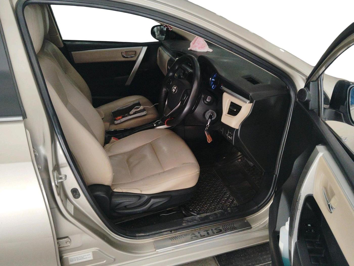 2015 Toyota Corolla Altis G CVT PETROL, Petrol, Automatic, 91,318 km, interior