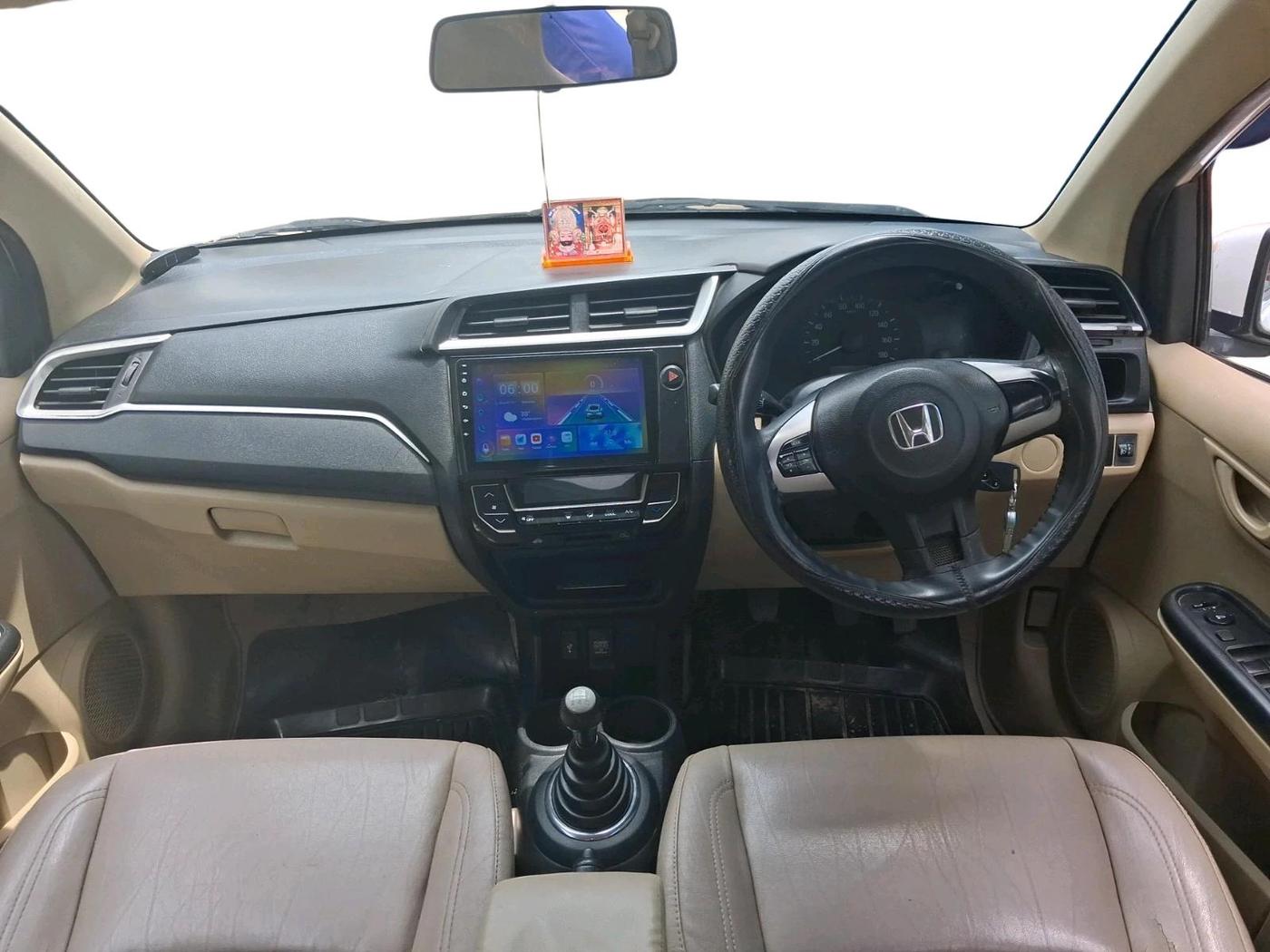 2017 Honda Amaze 1.2L I-VTEC S, CNG, Manual, 73,249 km, interior