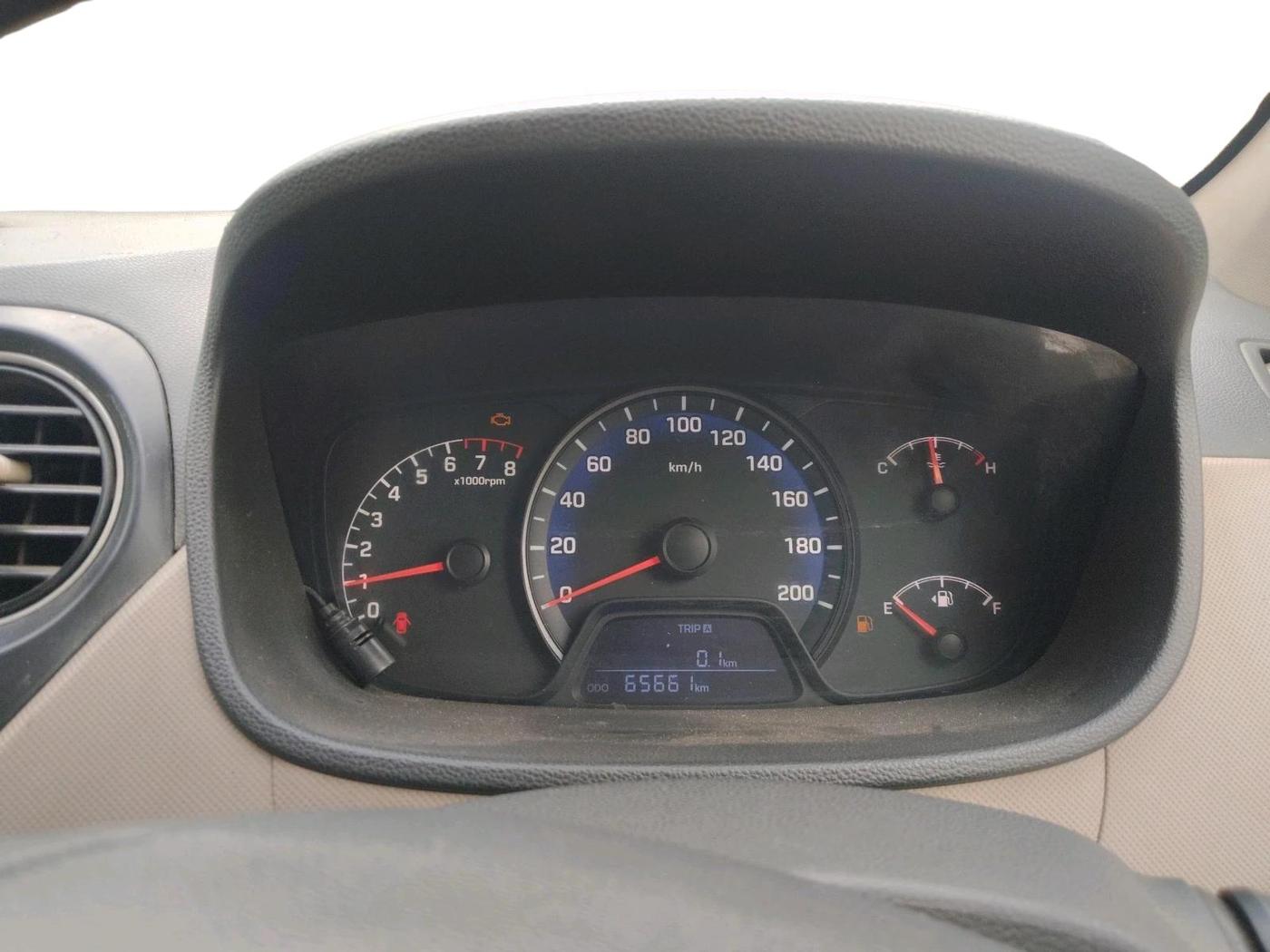 2014 Hyundai Xcent BASE 1.2, CNG, Manual, 65,661 km, interior