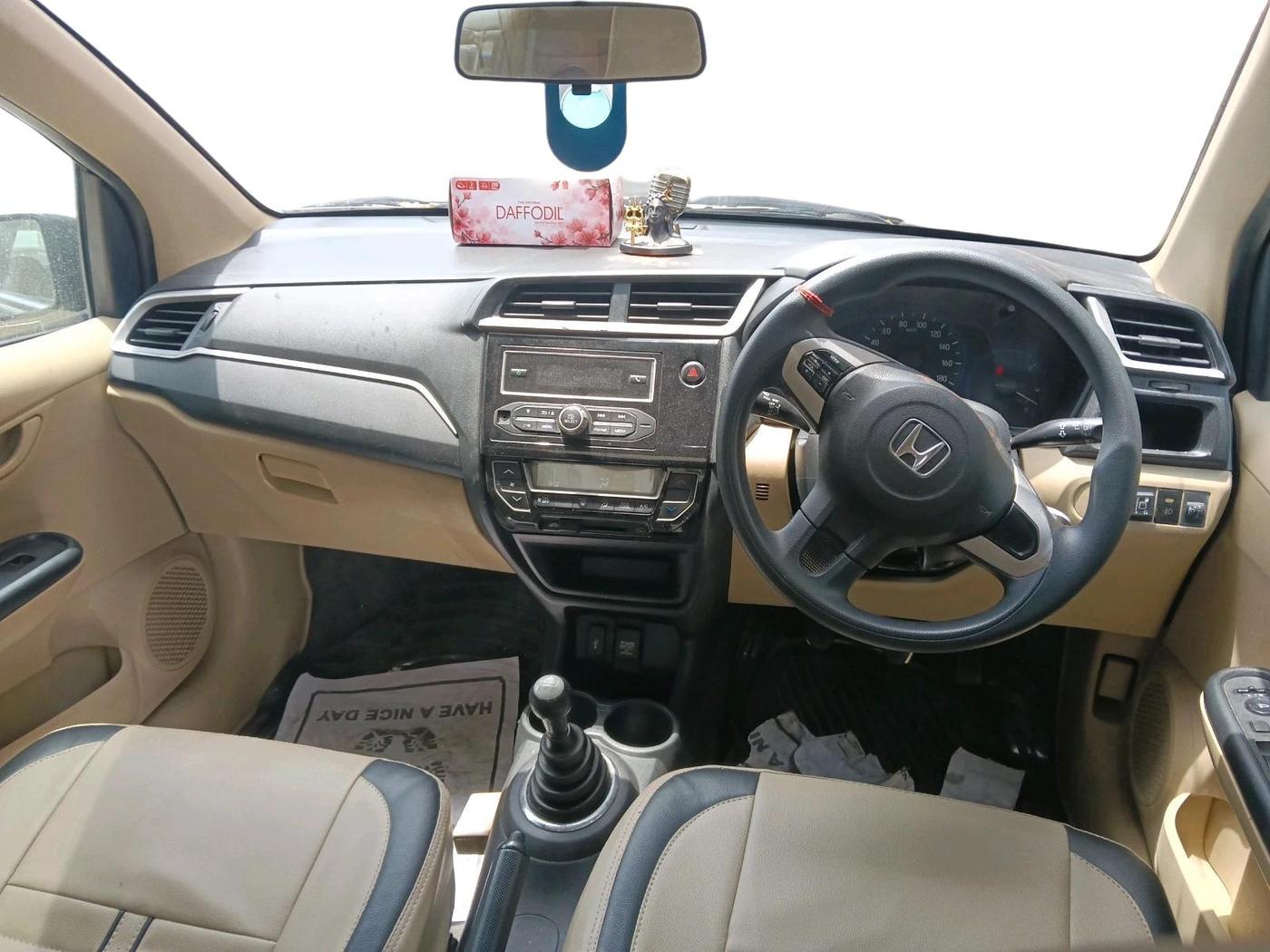 2017 Honda Amaze 1.2L I-VTEC S, CNG, Manual, 67,012 km, interior