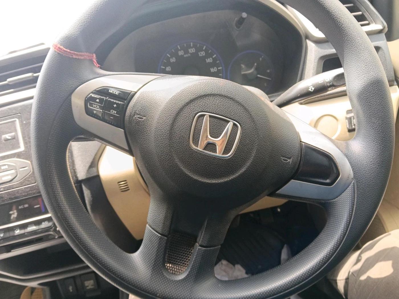 2017 Honda Amaze 1.2L I-VTEC S, CNG, Manual, 67,012 km, interior