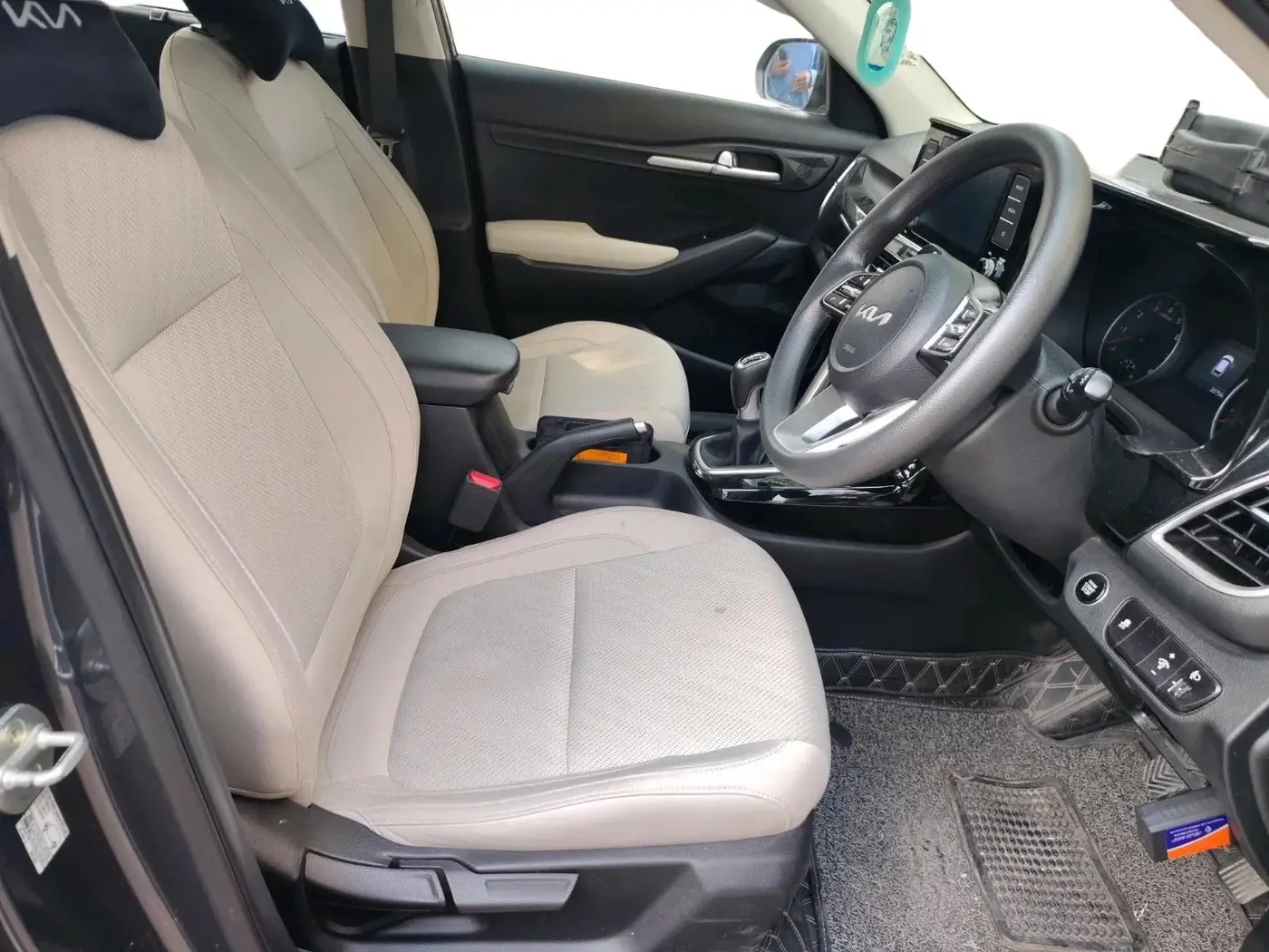 2022 KIA SELTOS HTK PLUS 1.5 IMT, Petrol, Manual, 30,754 km, interior