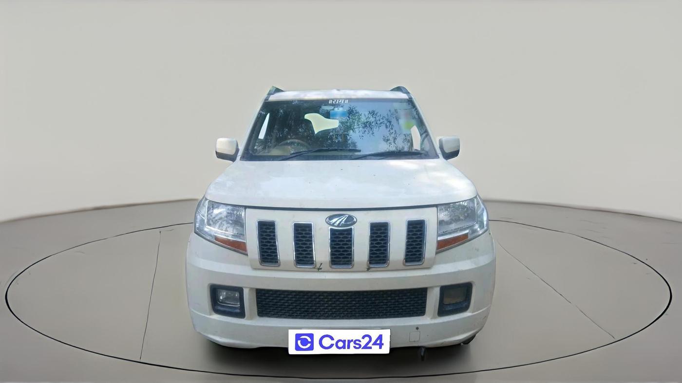 2016 Mahindra TUV300 T6 PLUS, Diesel, Manual, 45,247 km, exterior
