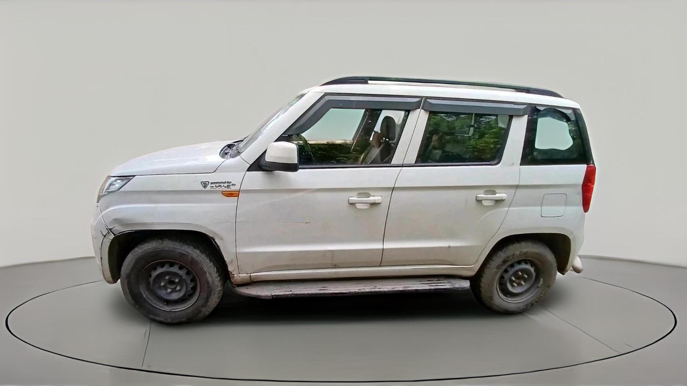 2016 Mahindra TUV300 T6 PLUS, Diesel, Manual, 45,247 km, exterior