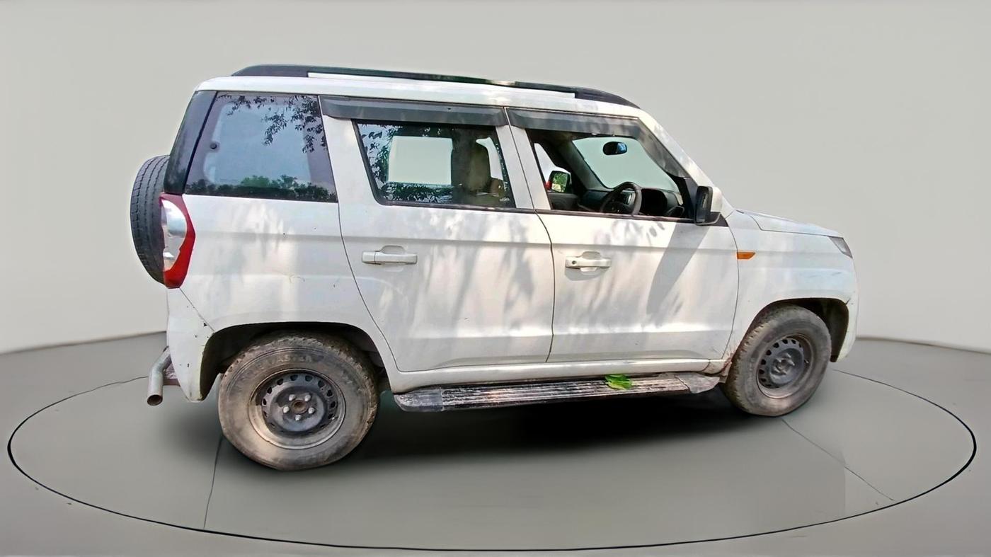2016 Mahindra TUV300 T6 PLUS, Diesel, Manual, 45,247 km, exterior