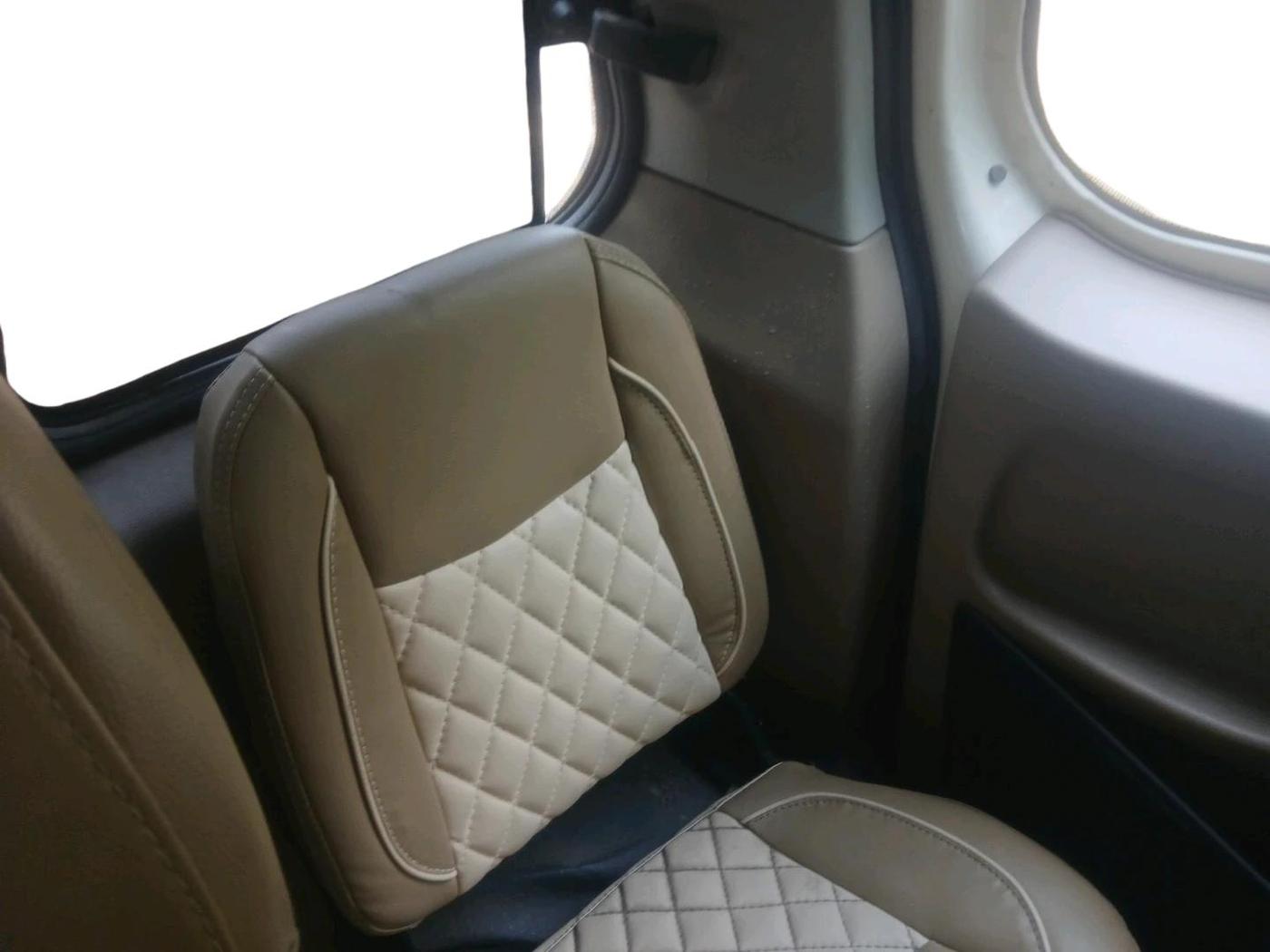 2016 Mahindra TUV300 T6 PLUS, Diesel, Manual, 45,247 km, interior