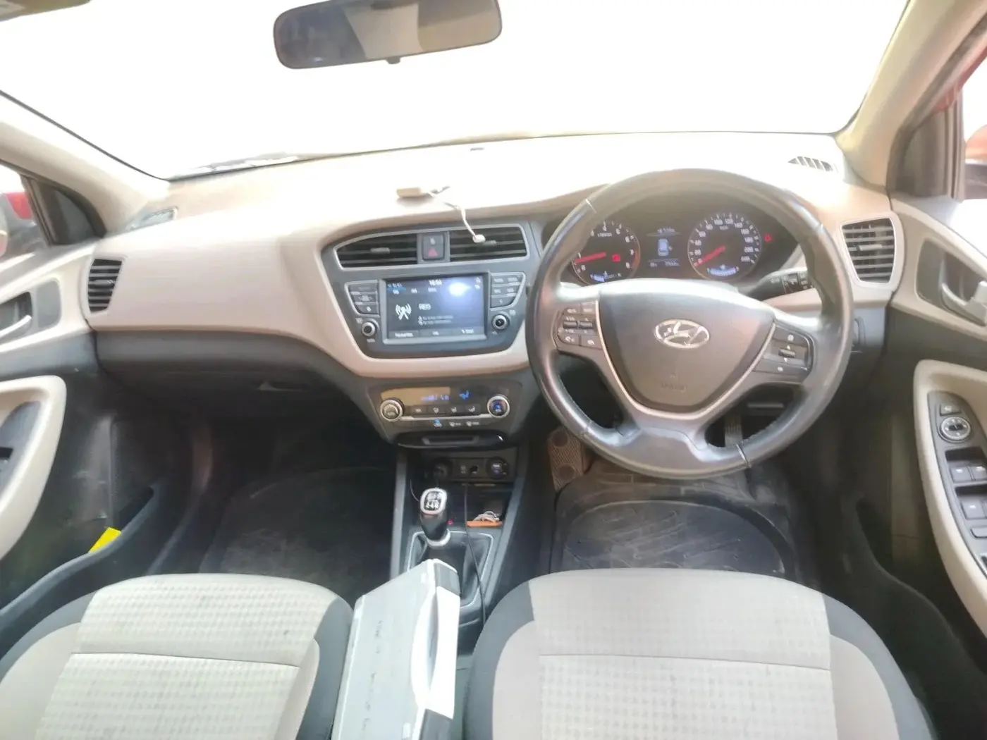 2019 Hyundai Elite i20 ASTA 1.2 (O), Petrol, Manual, 37,563 km, interior