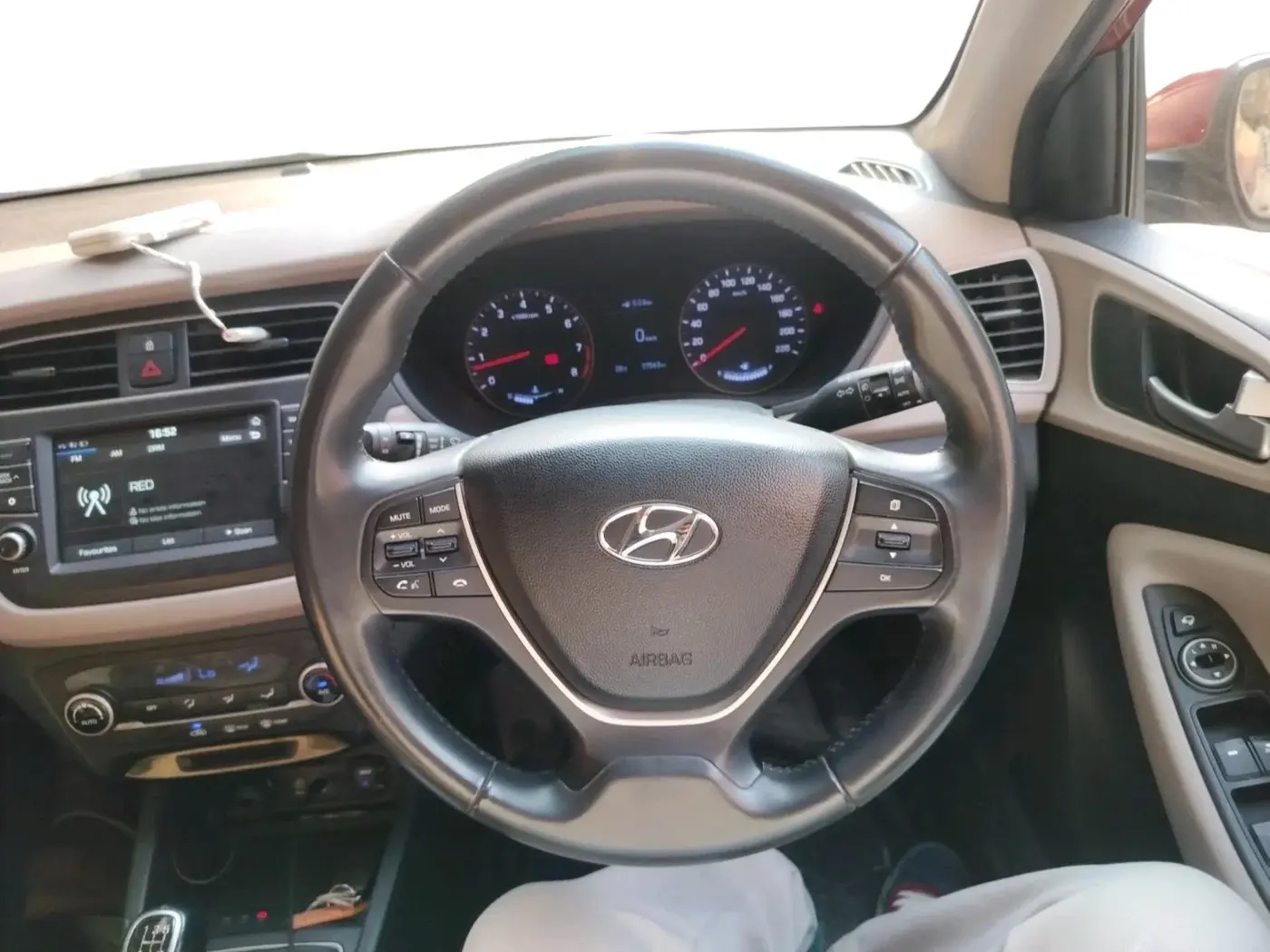 2019 Hyundai Elite i20 ASTA 1.2 (O), Petrol, Manual, 37,563 km, interior