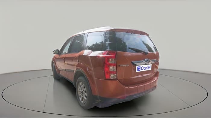 2017 Mahindra XUV500 W10 AT, Diesel, Automatic, 1,21,431 km, exterior