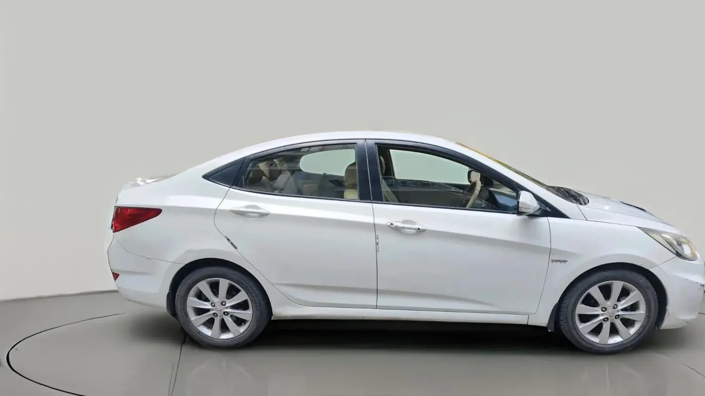 2011 Hyundai Verna FLUIDIC 1.6 VTVT SX, Petrol, Manual, 93,687 km, exterior