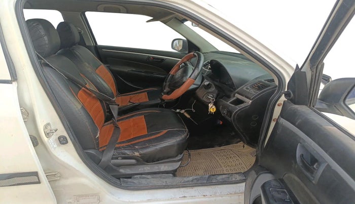 2015 Maruti Swift LXI, CNG, Manual, 3,47,787 km, interior