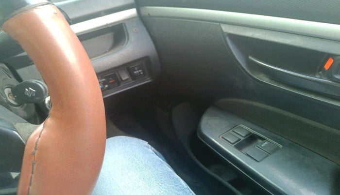 2015 Maruti Swift LXI, CNG, Manual, 3,47,787 km, interior