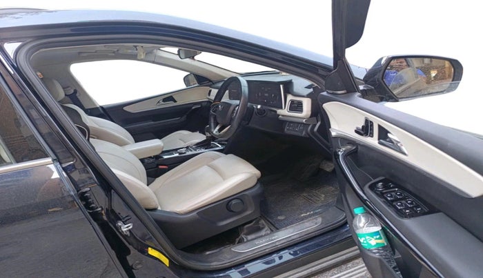 2023 Mahindra XUV700 AX 7 LUXURY D AWD AT 7 STR, Diesel, Automatic, 53,446 km, interior